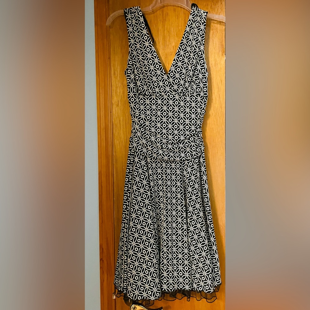 V neck above knee dress